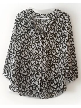 Jachs Girlfriend Green White Abstract Print 3/4 Sleeve Notched V-Neck Blouse Med